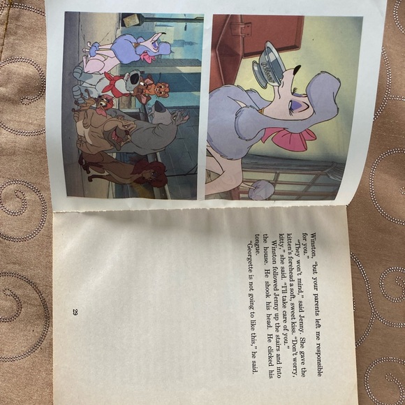 1988 Disney paperback “Oliver & Company” - Picture 5 of 5